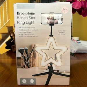 🌺🌺Live Hosts🌺🌺BNWT Brookstone 8 inch Star Ring Light Comes with tripod